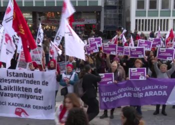 Sosyalist kadınlar sokağa çıktı: 'Kadınlar bu ülkenin geleceğine sahip çıkacak'