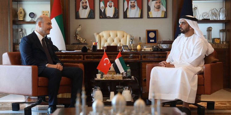 Soylu, Sedat Peker’e Youtube ve Twitter yasağı getirilen BAE’de