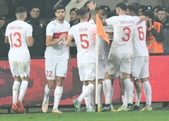 Spor yazarları Türkiye- Çekya maçını değerlendirdi: "A Milli Takım'ı Hakan bir orkestra şefi gibi yönetti"