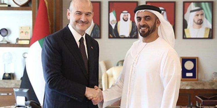 Süleyman Soylu ile Sedat Peker aynı ülkede