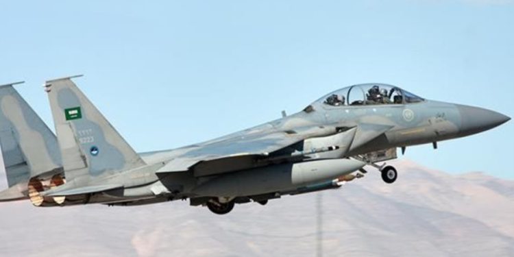 Suudi Arabistan’da F-15 savaş uçağı düştü