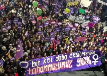 Taksim'de Valiliğin 'kadın mücadelesi' paniği: Metro durmayacak