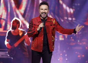 Tarkan: Ben susarım ama şarkılarım rahat durmaz
