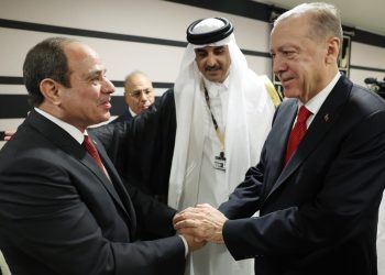 Tayyip Erdoğan, ‘Asla görüşmem, katil’ dediği Sisi ile Katar’da tokalaştı