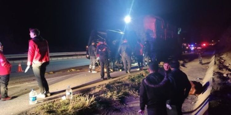 Tiyatro oyuncusu Burak Topçu'nun ölümü sevenlerini yasa boğdu