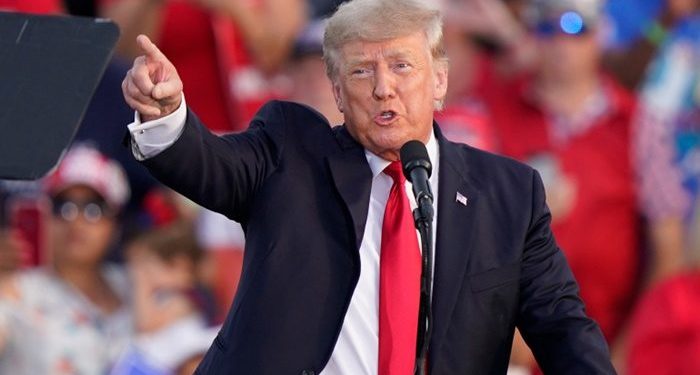 Trump, 2024 ABD başkanlık seçimleri için adaylığını ilan etti