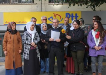 Tutuklu yazarlara kitap ve mektup gönderildi