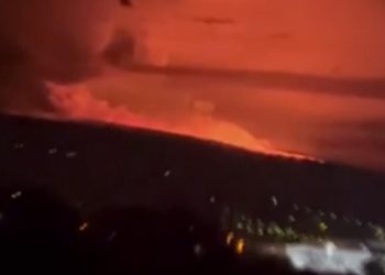 Uyarı seviyesi yükseltildi: Hawaii'deki Mauna Loa Yanardağı'nda patlama ve çok sayıda deprem!