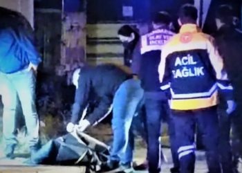 Uyuşturucu satıcısı eşini öldürüp babasını bıçakladı