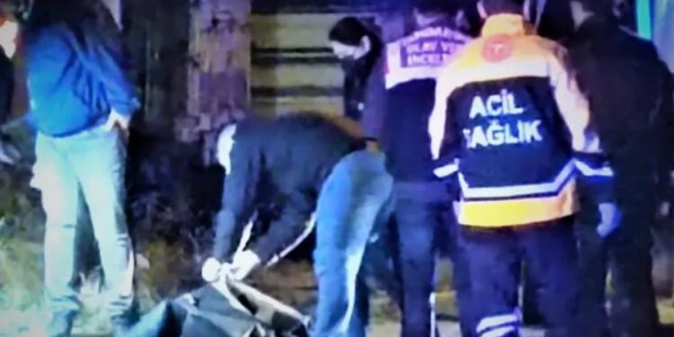 Uyuşturucu satıcısı eşini öldürüp babasını bıçakladı