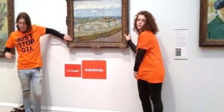 Van Gogh tablosuna zarar veren aktivistlere hapis cezası