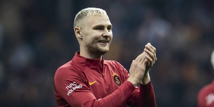 Victor Nelsson'dan Dünya kupası yorumu: Umarım Galatasaray'ı ve taraftarlarımızı da mutlu edebilirim