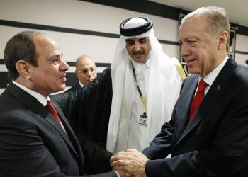 Zalim ve katil demişti: Erdoğan'dan Katar'da Sisi ile samimi fotoğraf