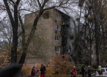Zelenski: Ukrayna şehirlerine, çoğu enerji altyapısını hedef alan 85 füze saldırısı düzenlendi