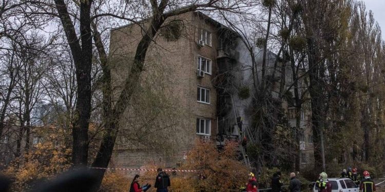 Zelenski: Ukrayna şehirlerine, çoğu enerji altyapısını hedef alan 85 füze saldırısı düzenlendi