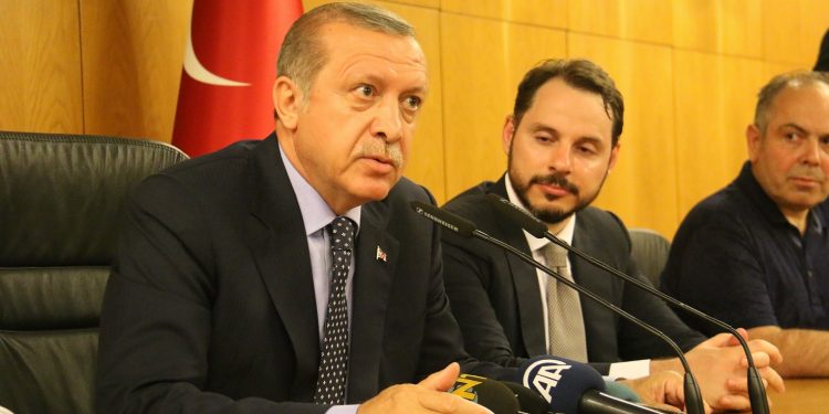 Nihal Olçok’tan düzeltme “Eksik söylemişim; Erdoğan, Şubat ayında 15 Temmuz’dan haberdardı.”