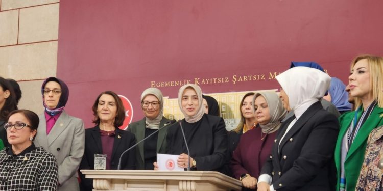 Şentop ve Bahçeli Dahil 336 İmzalı ‘Başörtüsü’ Teklifi