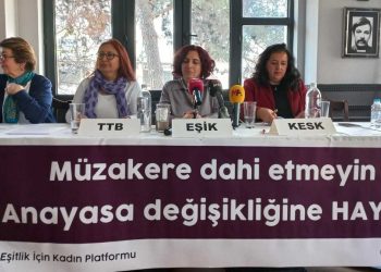 Türkiye’de Anayasa için Gözler Muhalefete Çevrildi