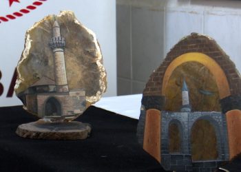 Kadınlar Ekmeğini Değerli Taşlardan Çıkarıyor