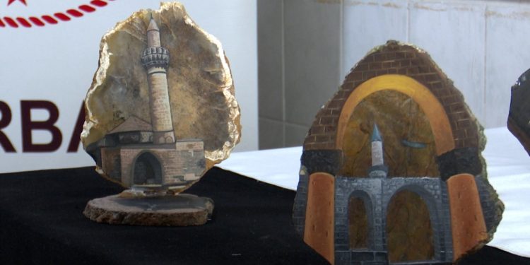 Kadınlar Ekmeğini Değerli Taşlardan Çıkarıyor