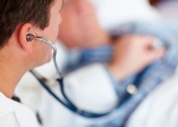 1 günde 973 hastaya bakan iki doktordan biri kalp krizi geçirdi