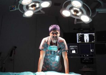 10 saat süren ameliyattan çıkan doktora hasta yakınından saldırı