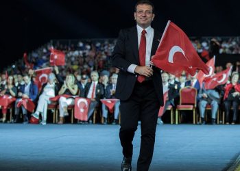 İmamoğlu davası: Savcı siyasi yasak talep etti; İBB Başkanı, halkı Saraçhane’ye çağırdı