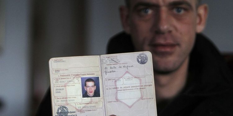 Fransa, Filistinli aktivisti sınır dışı eden İsrail’in kararını kınadı