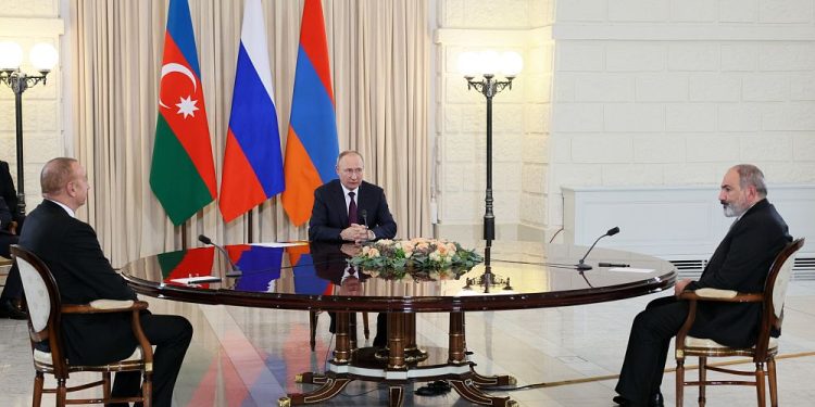 Rusya ile Ermenistan arasında Dağlık Karabağ gerilimi sürüyor