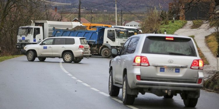Kosova ile Sırbistan arasında gerilim: AB ve NATO’ya müdahale çağrısı