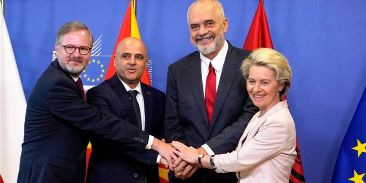 Avrupa Birliği, Batı Balkanlar’da genişleme sürecinin hızlandırılmasını görüşüyor