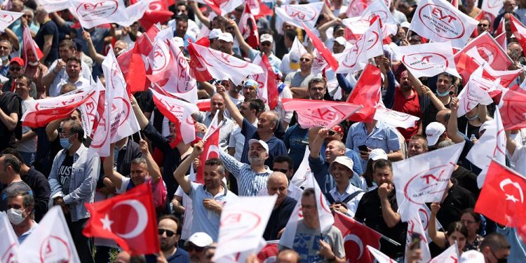 EYT düzenlemesi: 1999 öncesi çıraklık ve stajyerlik yapanların durumu ne olacak?