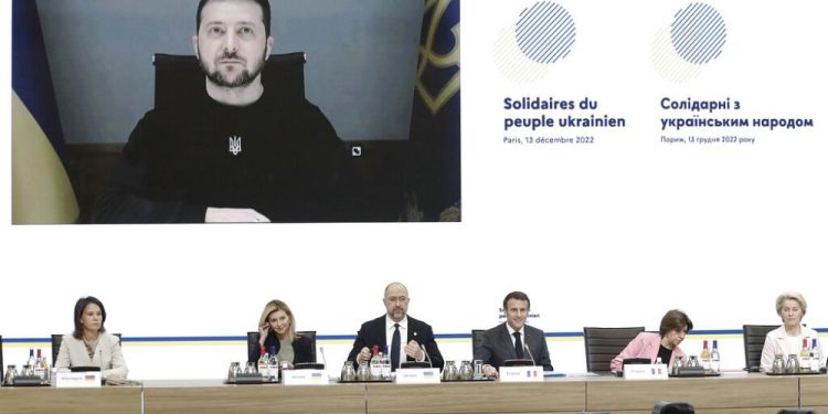 Paris’teki Ukrayna’ya destek konferansında yaklaşık 1 milyar euro toplandı