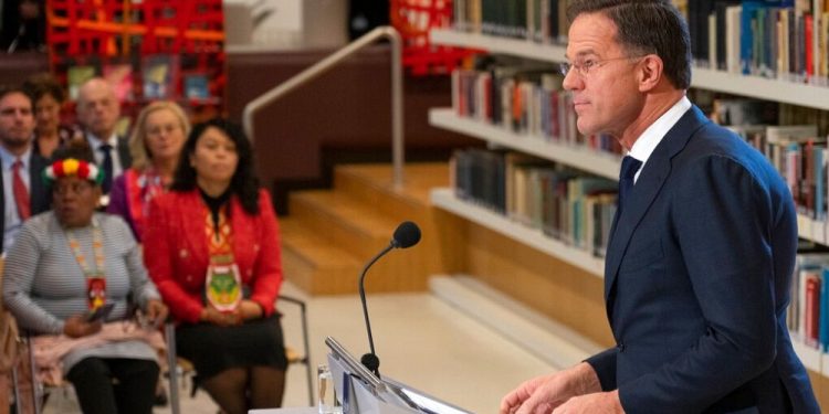 Hollanda Başbakanı Mark Rutte ülkesinin kölelikte oynadığı rol için resmen özür diledi