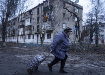 Ukrayna’ya hava saldırısı başlatan Rusya, 100’den fazla füze fırlattı