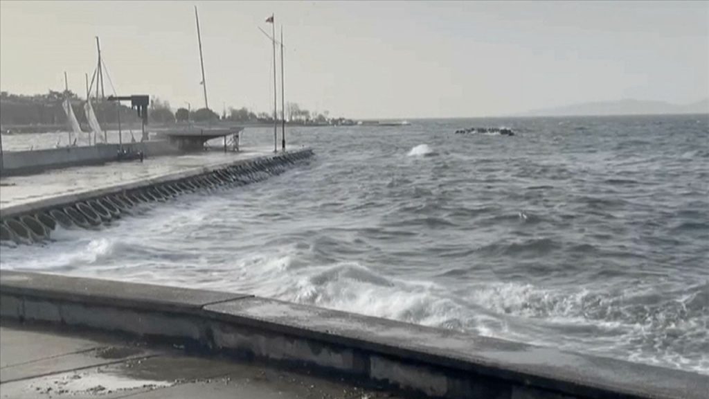 İstanbul’da vapur seferlerine lodos engeli