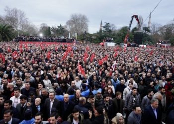 Yazar Mıhçı: Saraçhane’yi dolduran binler HDP kapatma davası için de ses çıkarmalı