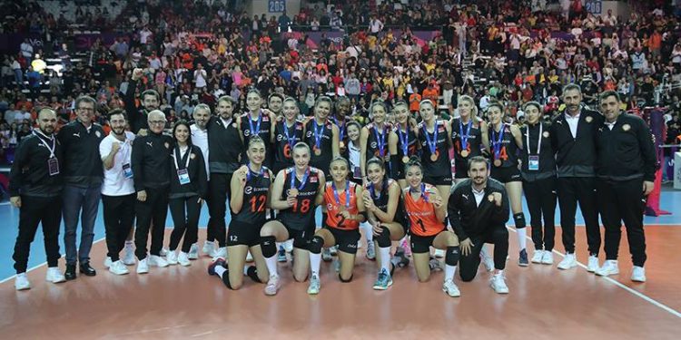 2022 FIVB Kadınlar Kulüpler Dünya Şampiyonası'nda Eczacıbaşı Dynavit bronz madalya kazandı!