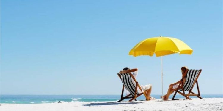 Gelecek yıl 16 resmi tatil gününden yedisi hafta sonuna denk gelirken, 23 Nisan Ulusal Egemenlik ve Çocuk Bayramı tatili hem pazar gününe hem de Ramazan Bayramı'nın son gününe rastlıyor.