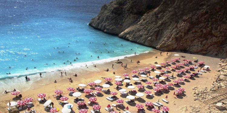 2023 yılı tatil günleri takvimine göre, 4 gün izin alarak 2023'te toplamda 24 gün tatil yapmak mümkün olacak.