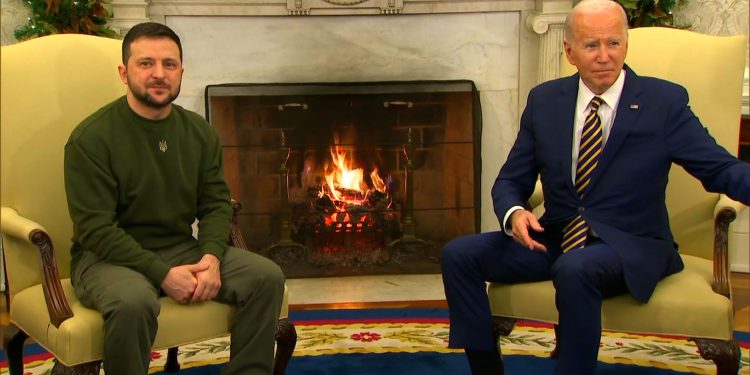 Zelenski, Biden ile bir araya geldi