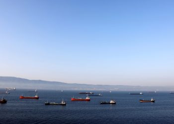 FT: “Petrol Tankerleri Türkiye Açıklarında Kuyrukta”