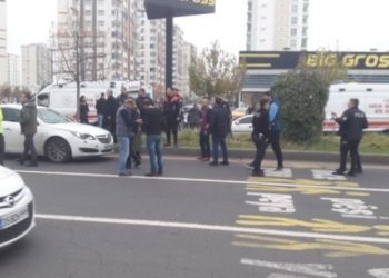 Amed’de okul çıkışı iki lise öğrencisine otomobil çarptı