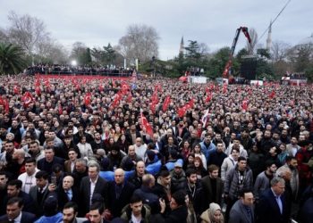 İstanbullular İmamoğlu kararını protesto etti