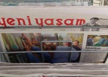 Gazeteci Akın ve Sarısözen’in duruşması ertelendi