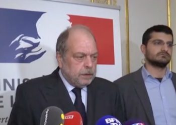Paris katliamına ‘adli olay’dan soruşturma başlatılmasına tepki