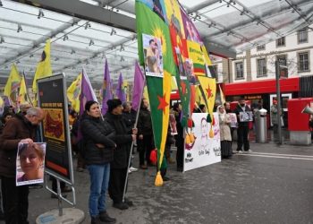 Bern’de ‘Paris katliamı aydınlatılsın’ eylemi