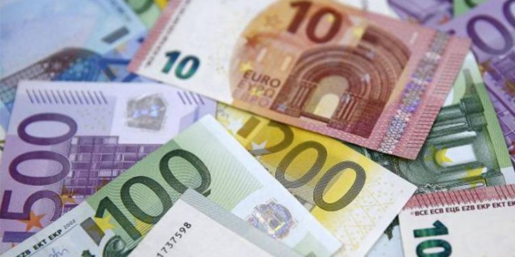 AB, kara para aklamasını zorlaştırmak için, nakit ödemeleri 10 bin euro ile sınırlayacak