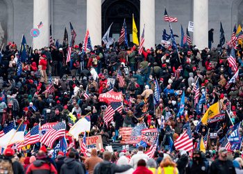 ABD'de 6 Ocak 2021'deki Kongre baskınını soruşturan Temsilciler Meclisi Özel Komitesi yayınladığı nihai raporda eski ABD Başkanı Donald Trump'ı halkın iradesi ve demokrasiyi yok saymak için "çok yönlü bir komplo kurmakla" suçladı.