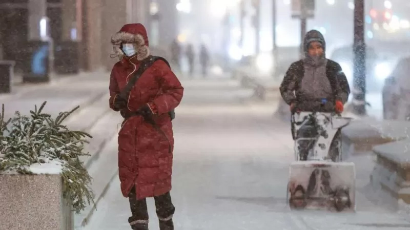 Uzmanlar ABD ve Kanada’da hızla soğuyan havanın, 5-10 dakika içinde çıplak tende "soğuk ısırmasına" yol açabileceği uyarısında bulundu.